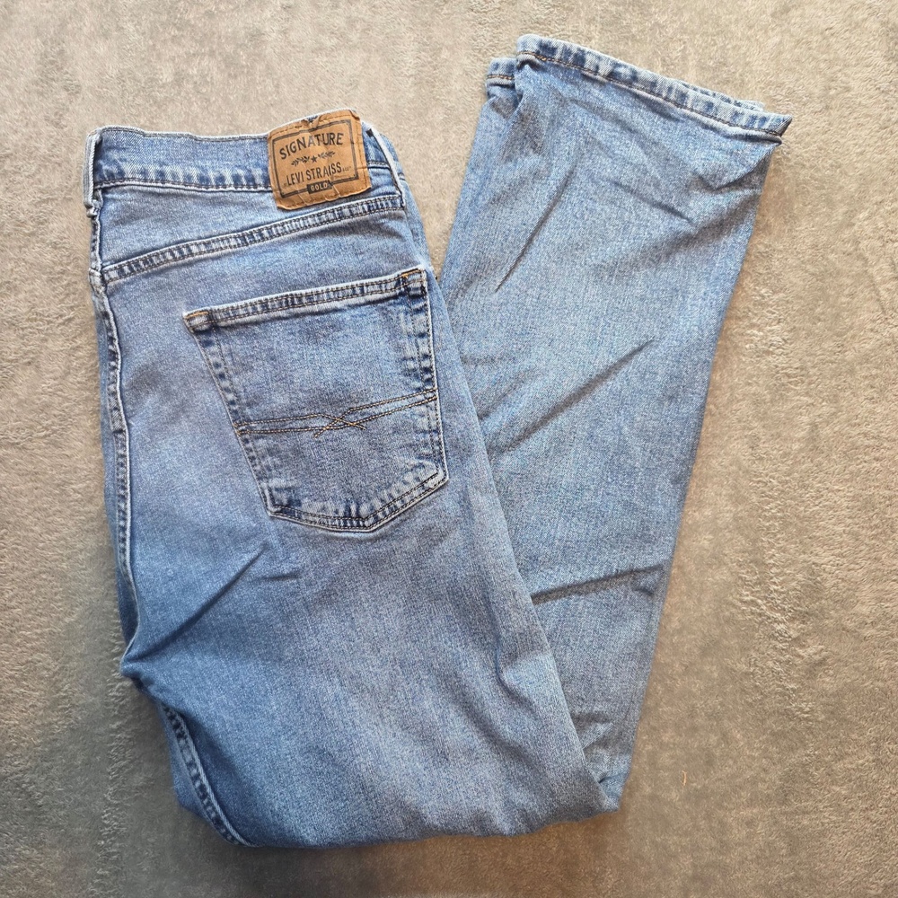 Signature By Levi Strauss & Co Jeans Mens 36x32 Blue Light Wash Straight Denim